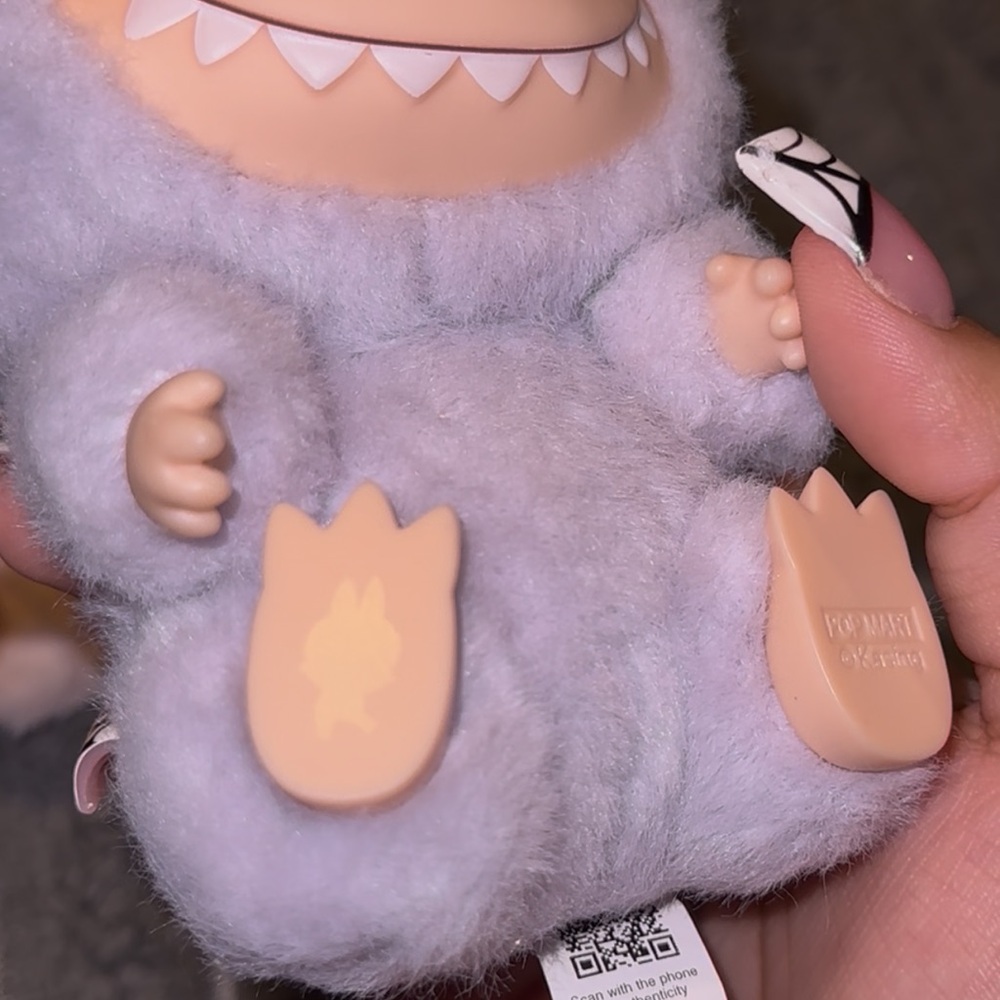 LABUBU - Picture 2 of 4